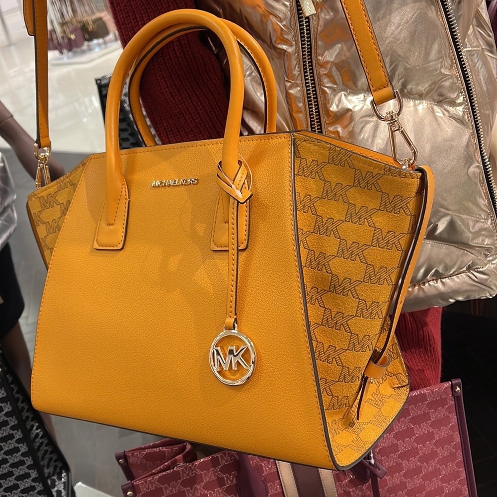 Michael Kors Avril Large Top Zip Satchel Shoulder Bag
Honeycomb - Picture 4 of 16